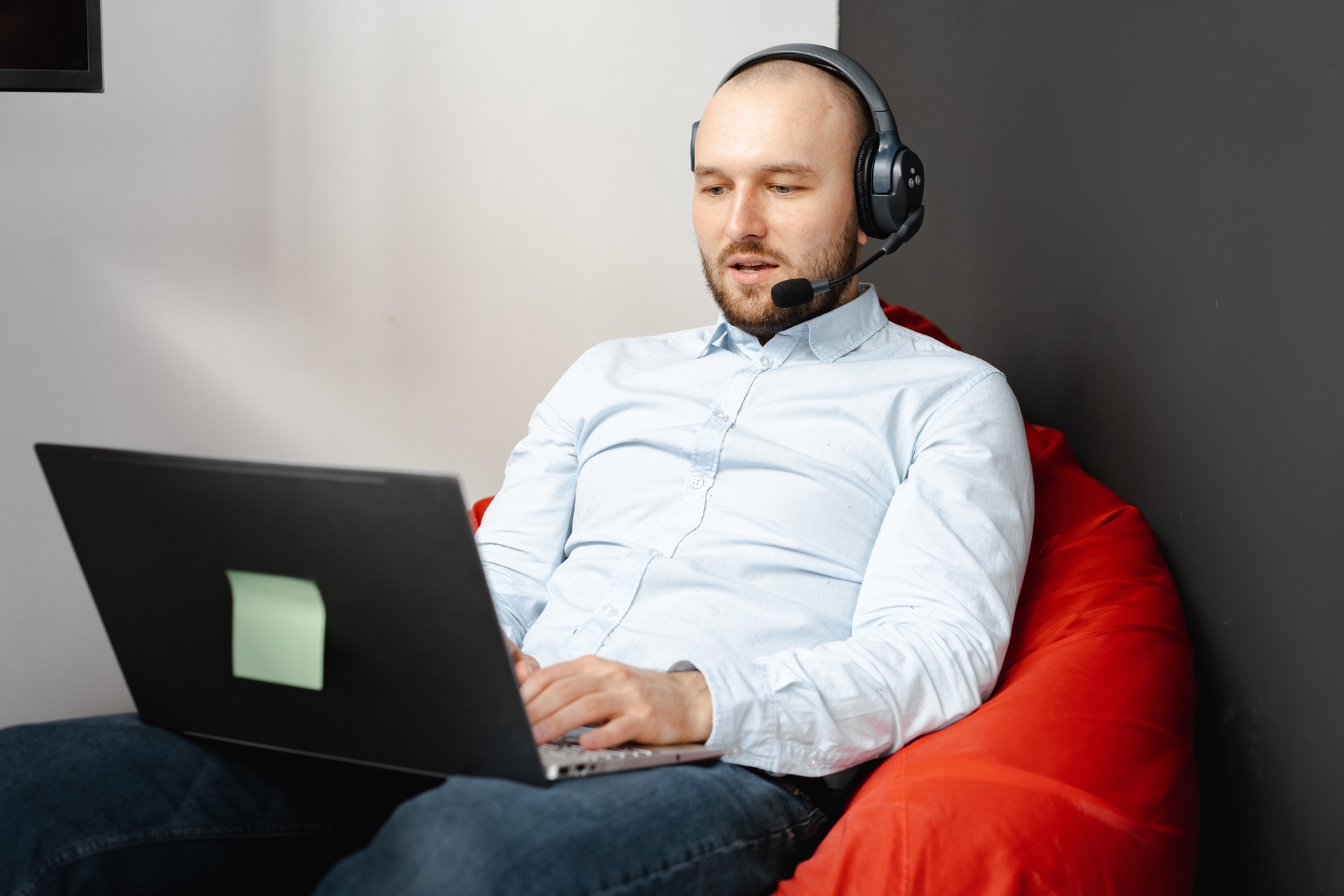 isännöity yritys-VoIP